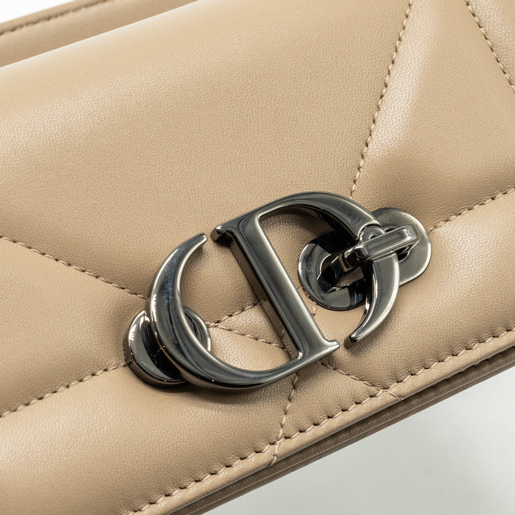 dior-30-montaigne-pouch-with-shoulder-strap-lambskin-beige-black-hardware-copy