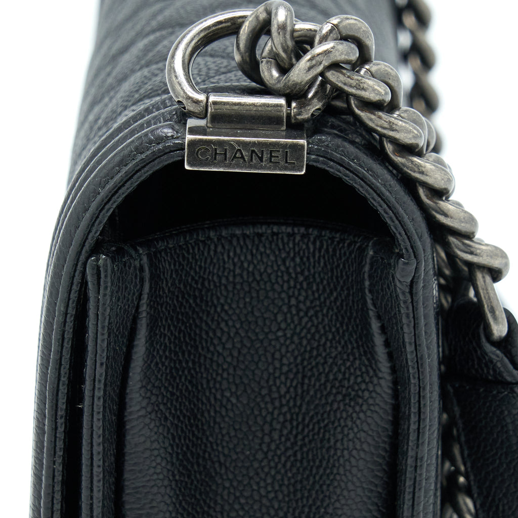chanel-new-medium-28cm-boy-bag-caviar-black-ruthenium-shw