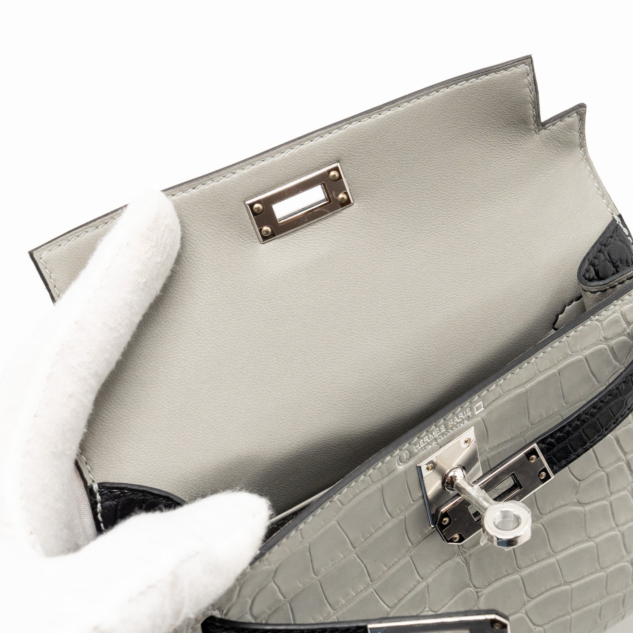 hermes-mini-kelly-ii-alligator-mississippiensis-matt-gris-perle-black-shw-stamp-w