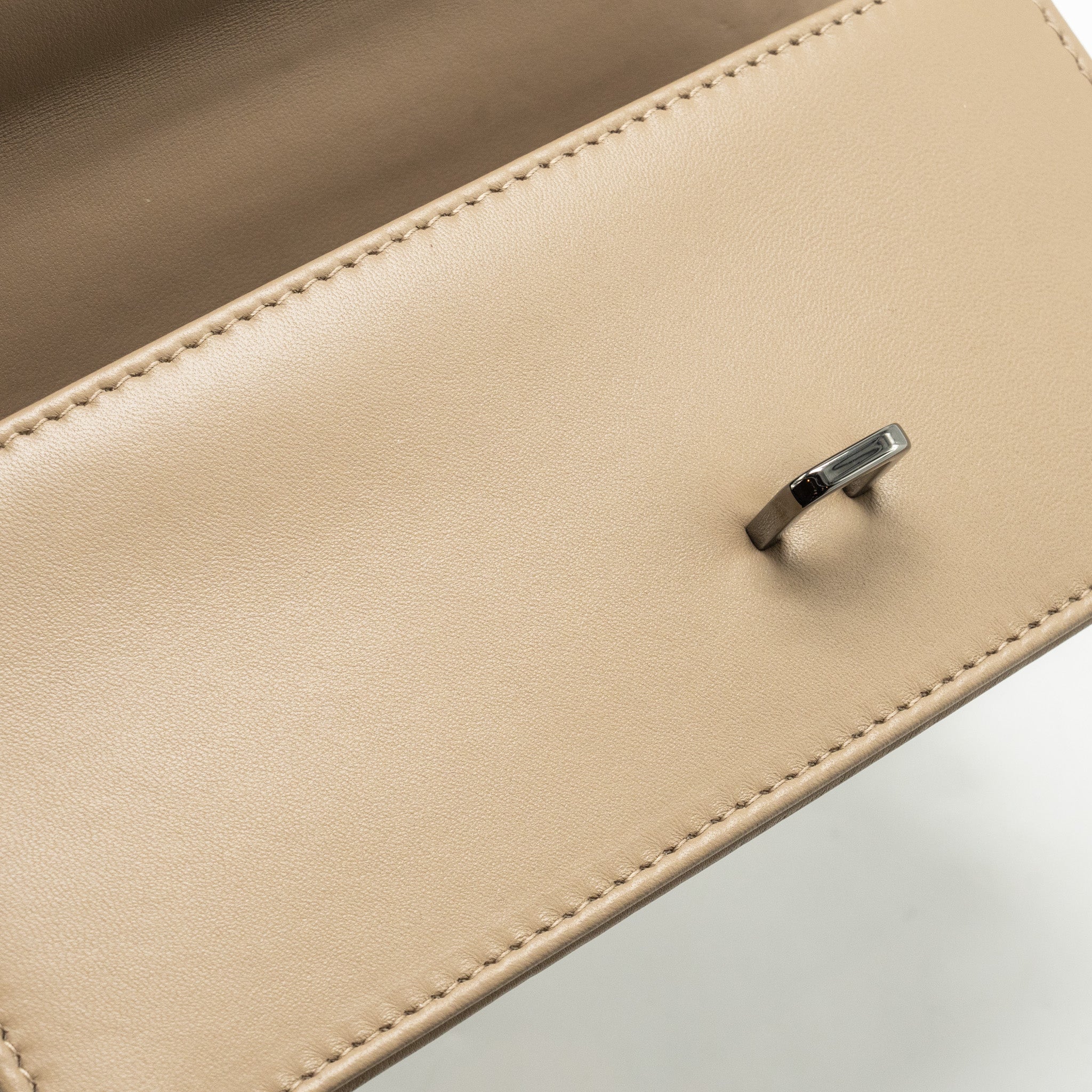 dior-30-montaigne-pouch-with-shoulder-strap-lambskin-beige-black-hardware-copy