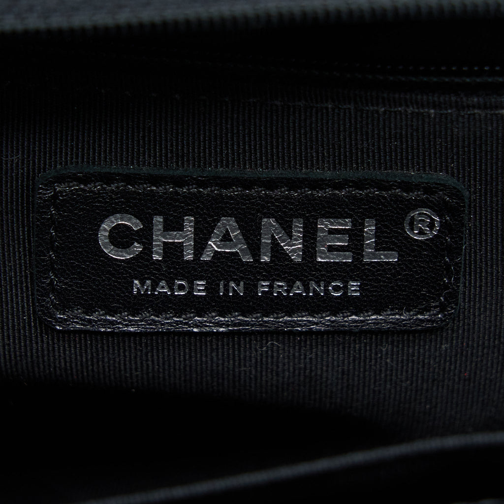 chanel-new-medium-28cm-boy-bag-caviar-black-ruthenium-shw