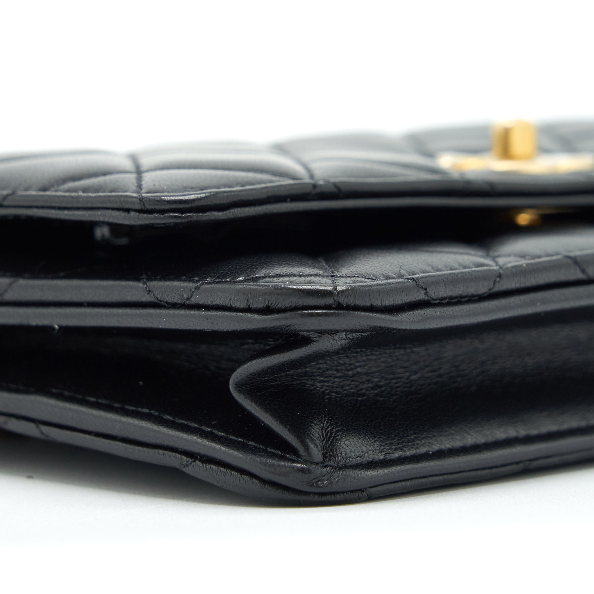 chanel-22s-pearl-crush-wallet-on-chain-lambskin-black-ghw-microchip-1