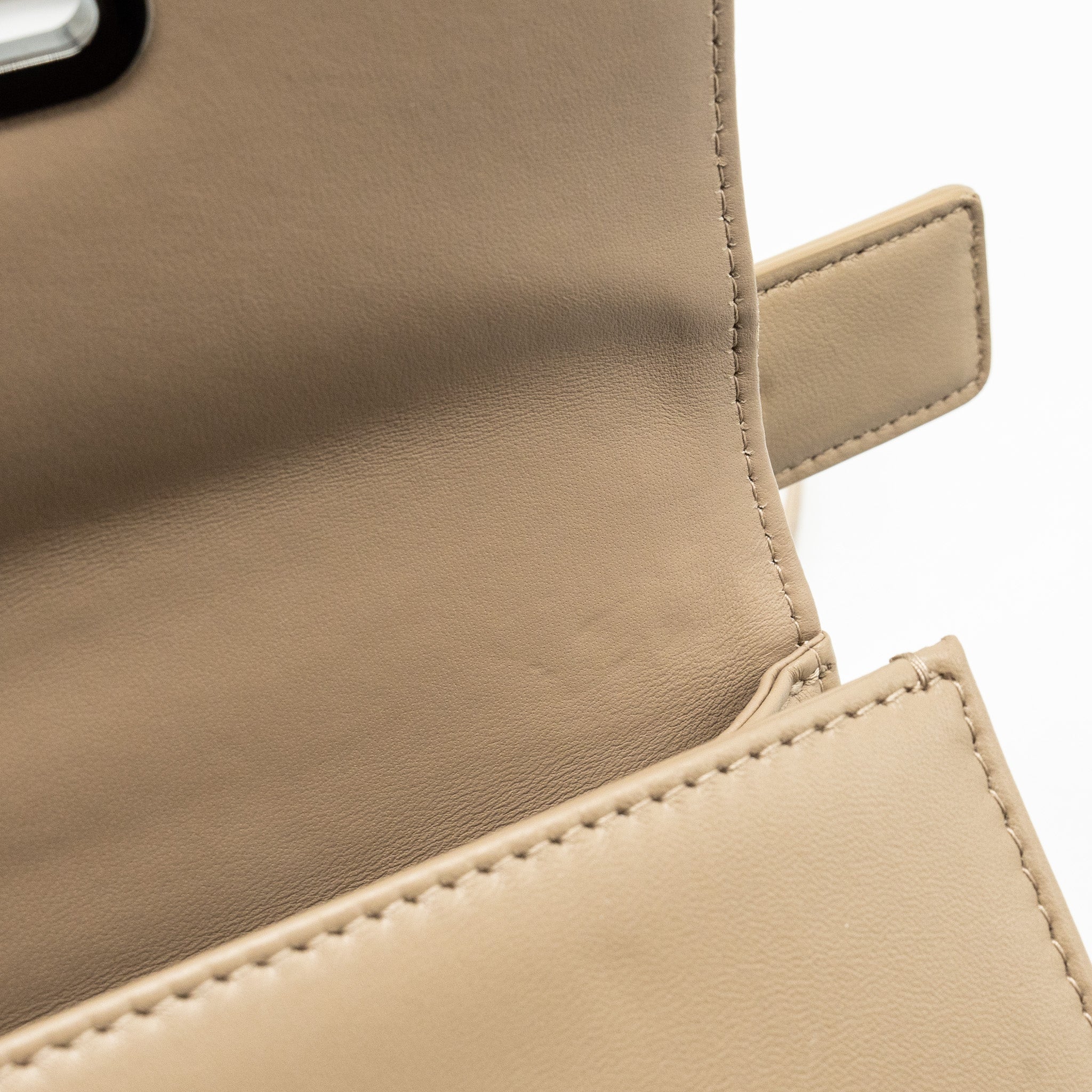 dior-30-montaigne-pouch-with-shoulder-strap-lambskin-beige-black-hardware-copy