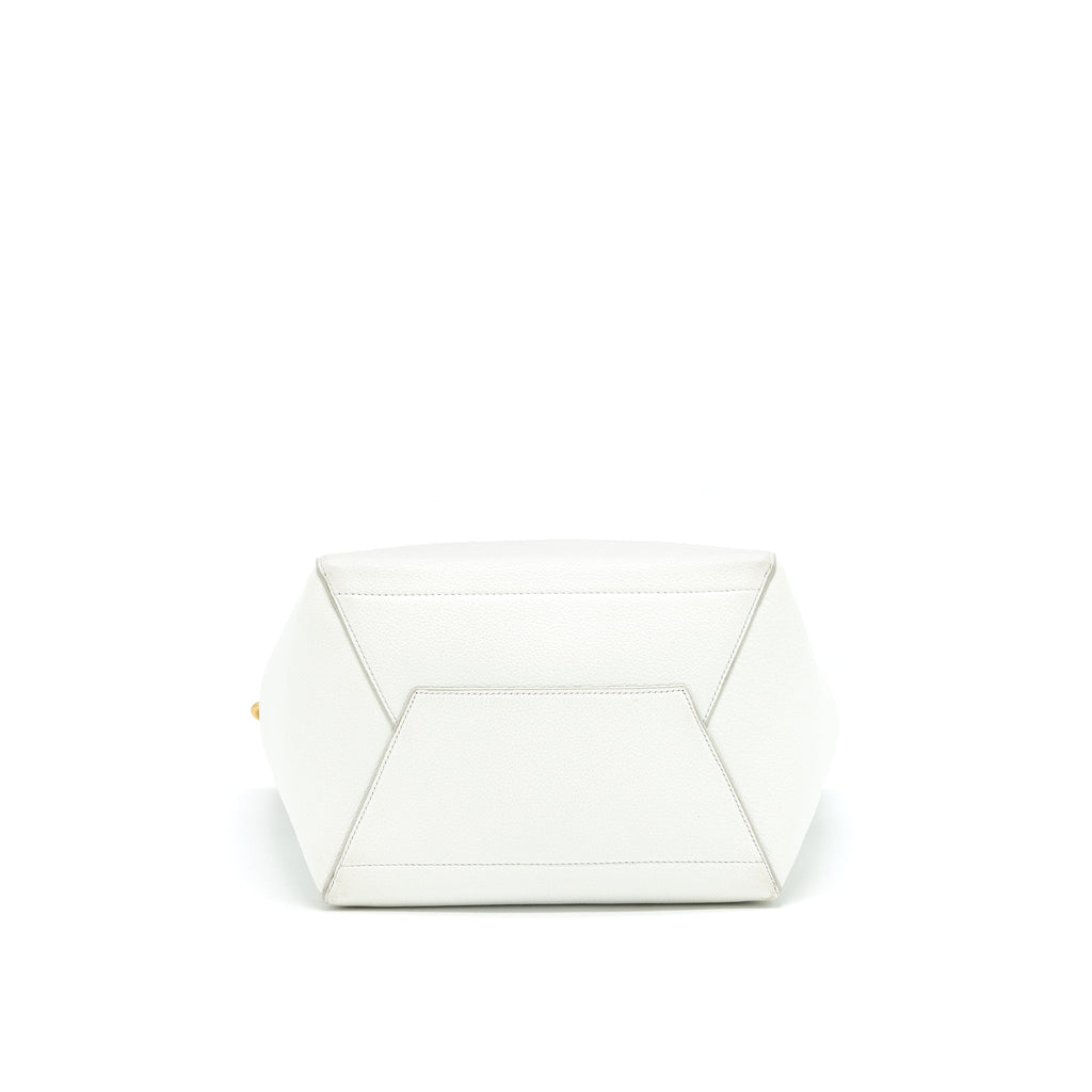 celine-sangle-bucket-bag-in-light-grey