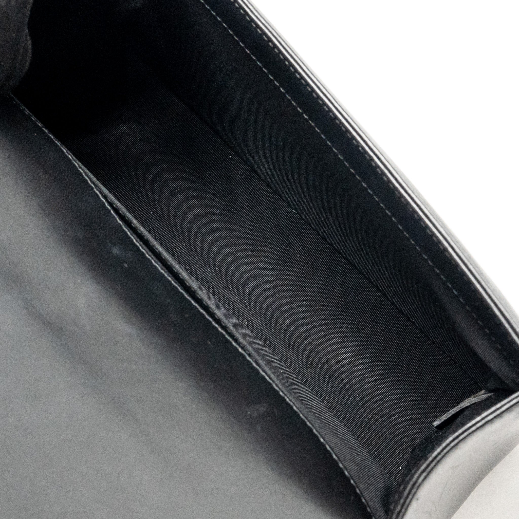 chanel-medium-boy-bag-lambskin-black-ruthenium-shw-2