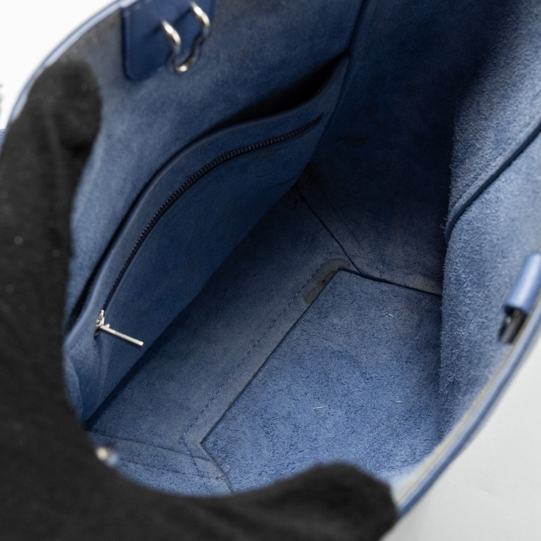 celine-sangle-bucket-bag-calfskin-light-shw