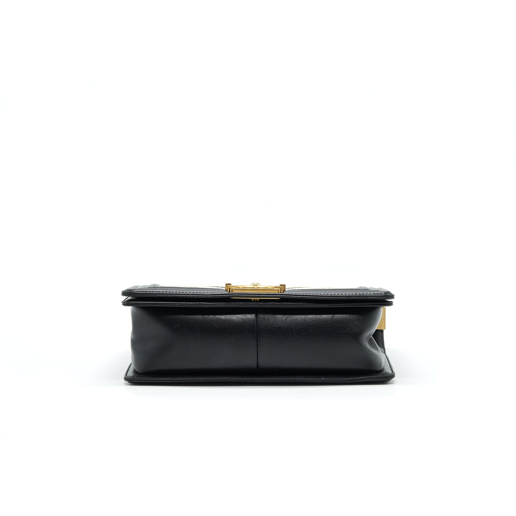 chanel-tweed-medium-le-boy-chevron-black-and-white-ghw