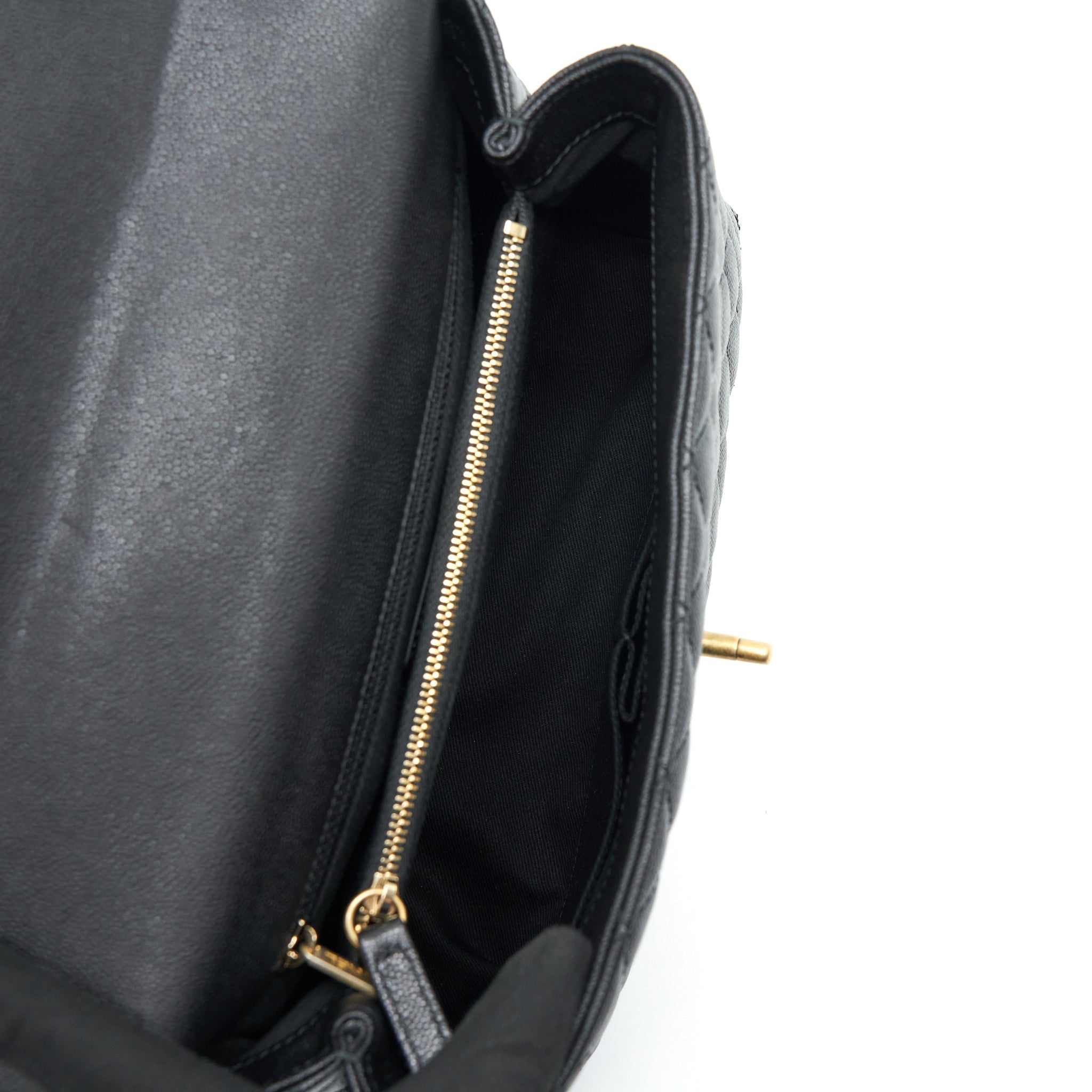 chanel-medium-coco-handle-with-lizard-embossed-handle-caviar-black-ghw