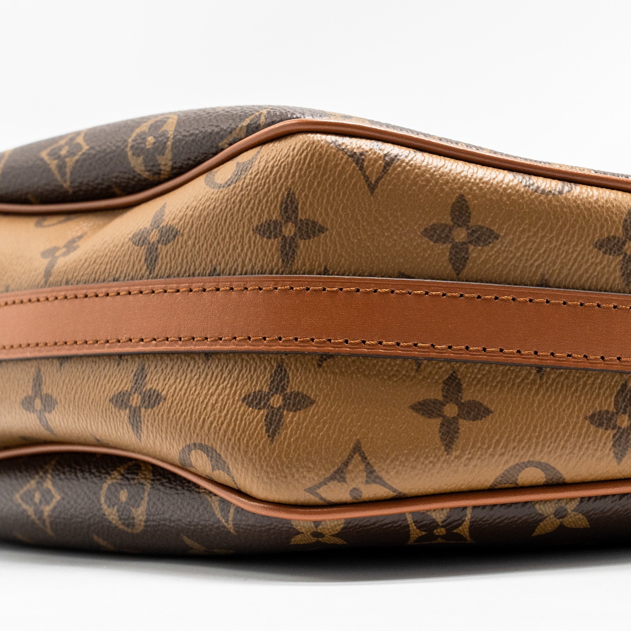 louis-vuitton-loop-hobo-monogram-canvas-calfskin-ghw