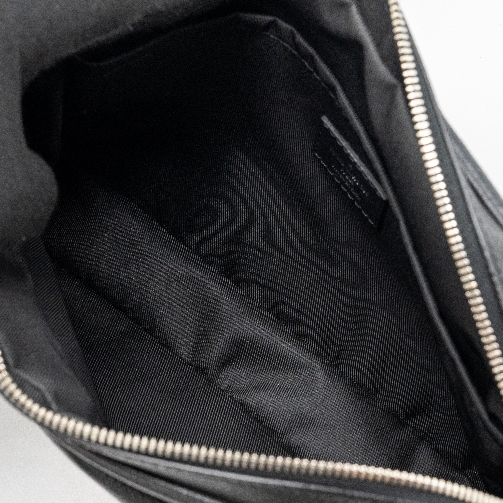louis-vuitton-messenger-bag-monogram-eclipse-shw