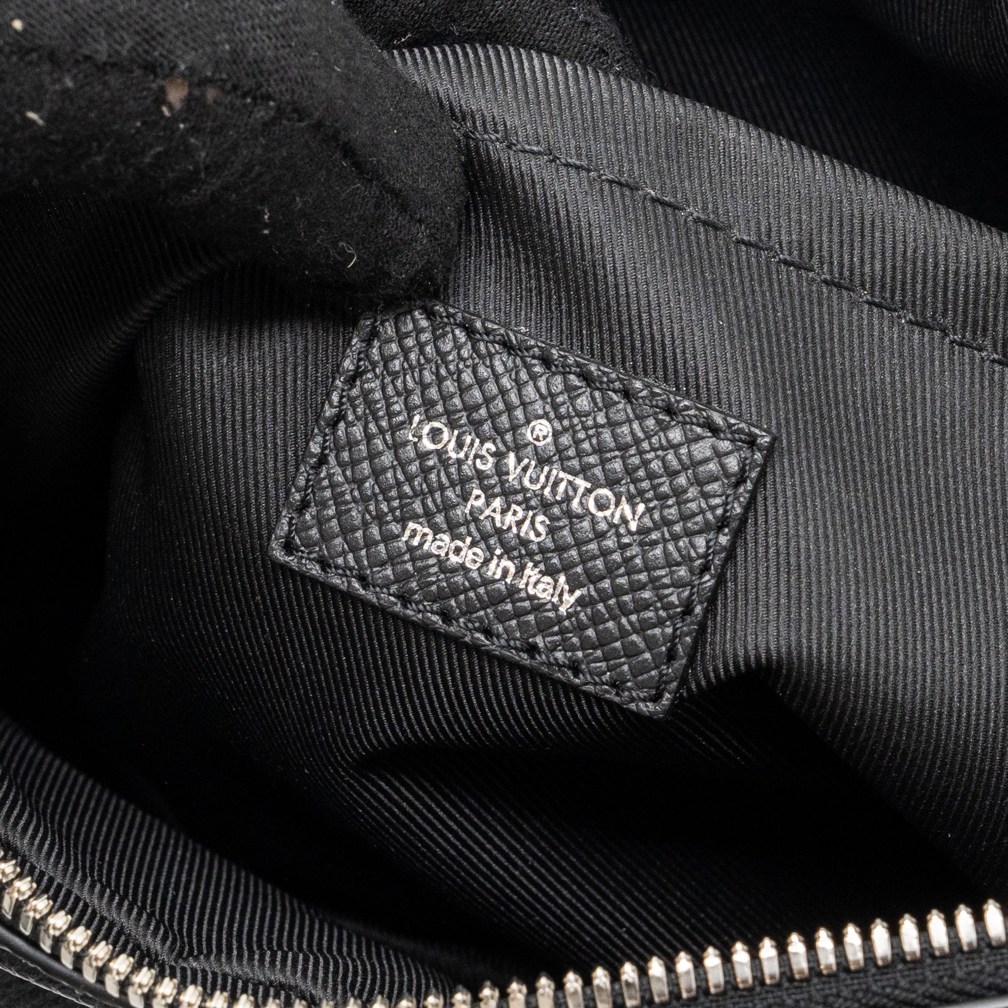 louis-vuitton-messenger-bag-monogram-eclipse-shw
