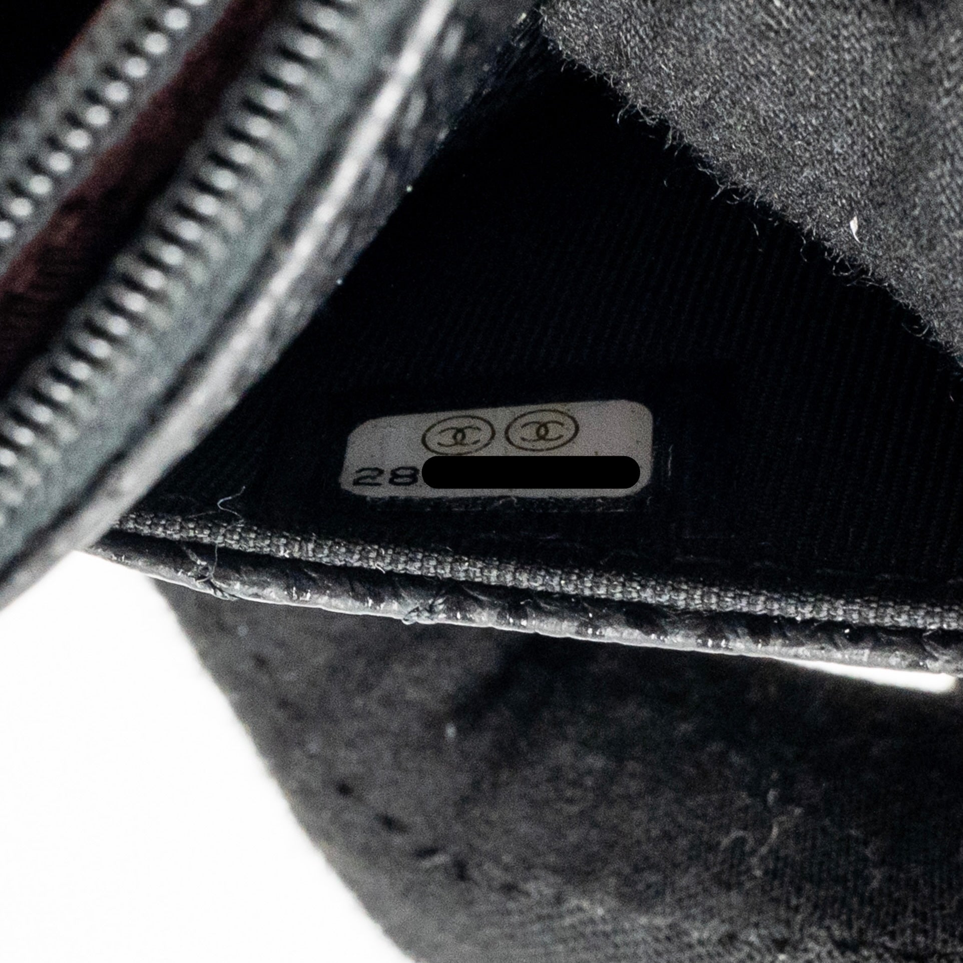 chanel-classic-wallet-on-chain-caviar-black-shw-10