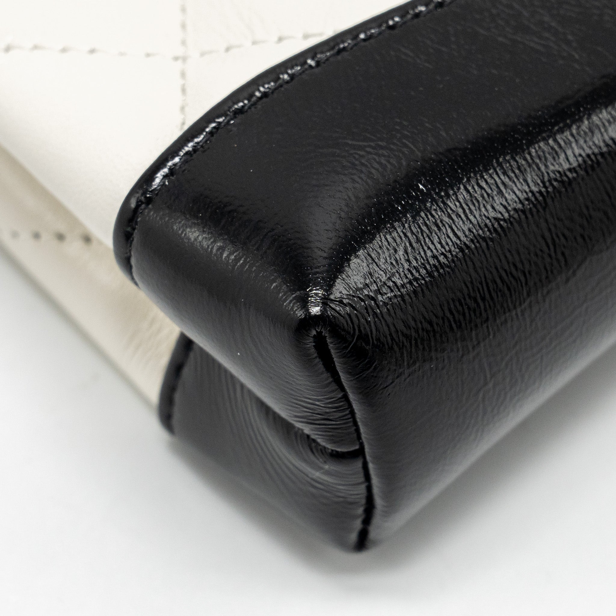 chanel-31-nano-clutch-with-chain-shiny-lambskin-white-black-lghw-microchip