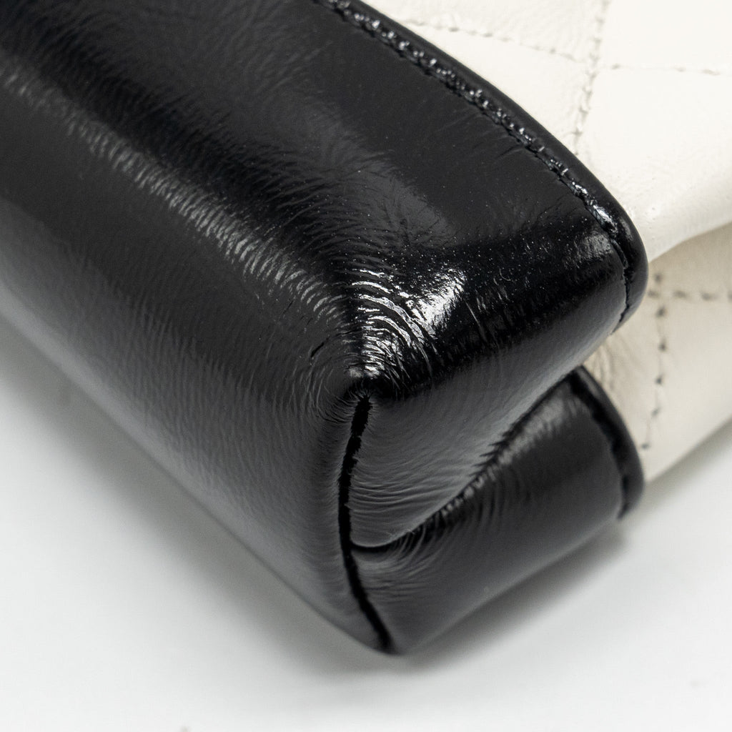 chanel-31-nano-clutch-with-chain-shiny-lambskin-white-black-lghw-microchip