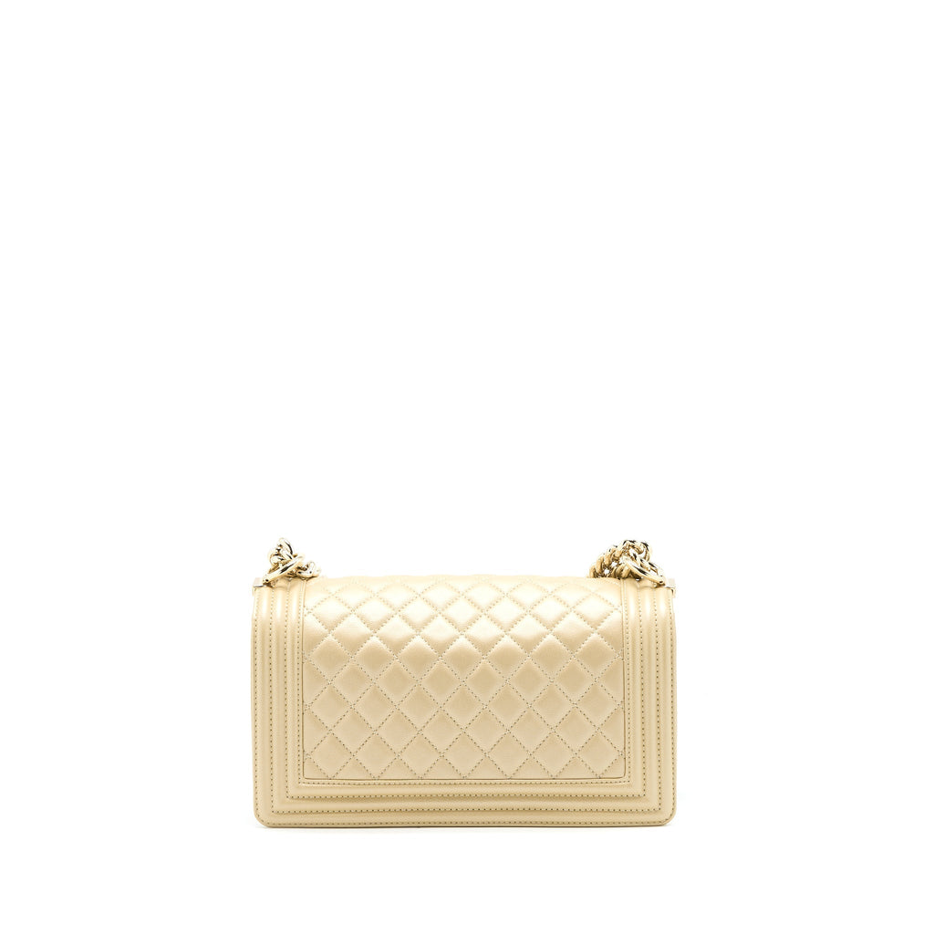 chanel-medium-boy-caviar-gold-lghw