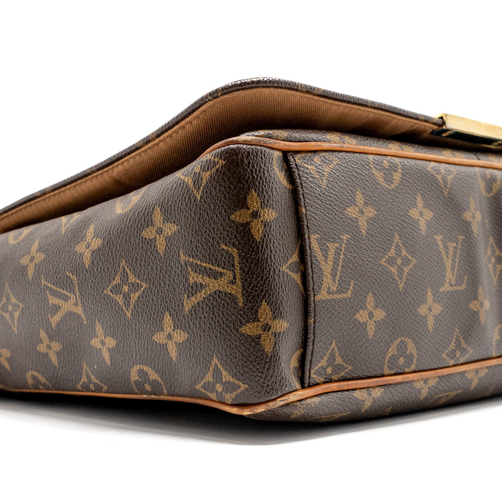 louis-vuitton-men-s-messenger-bag-monogram-ghw