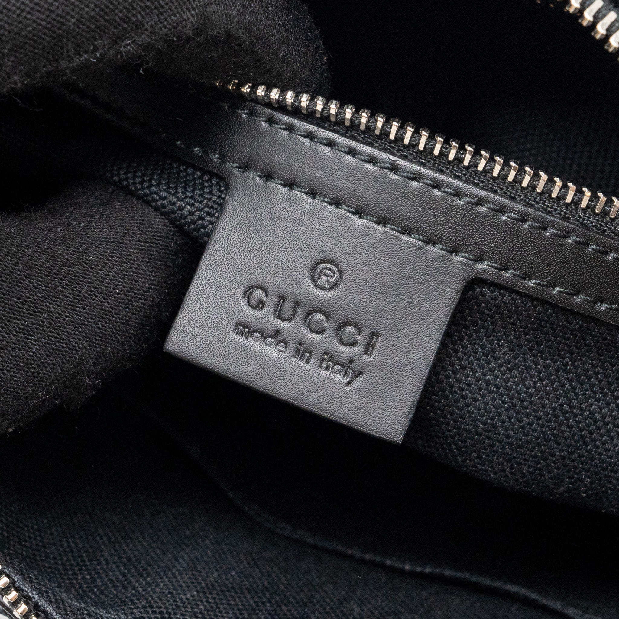 gucci-clutch-gg-supreme-canvas-black-shw