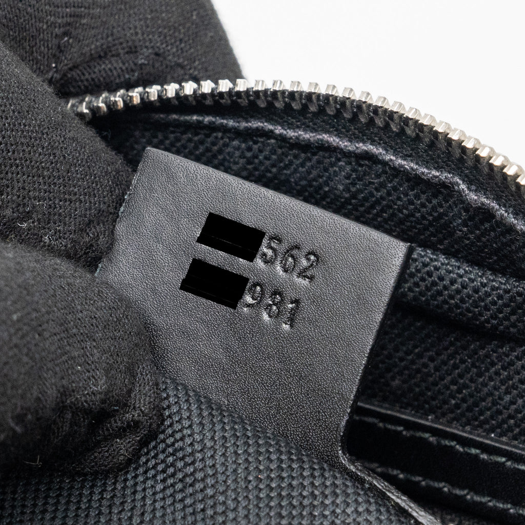 gucci-clutch-gg-supreme-canvas-black-shw
