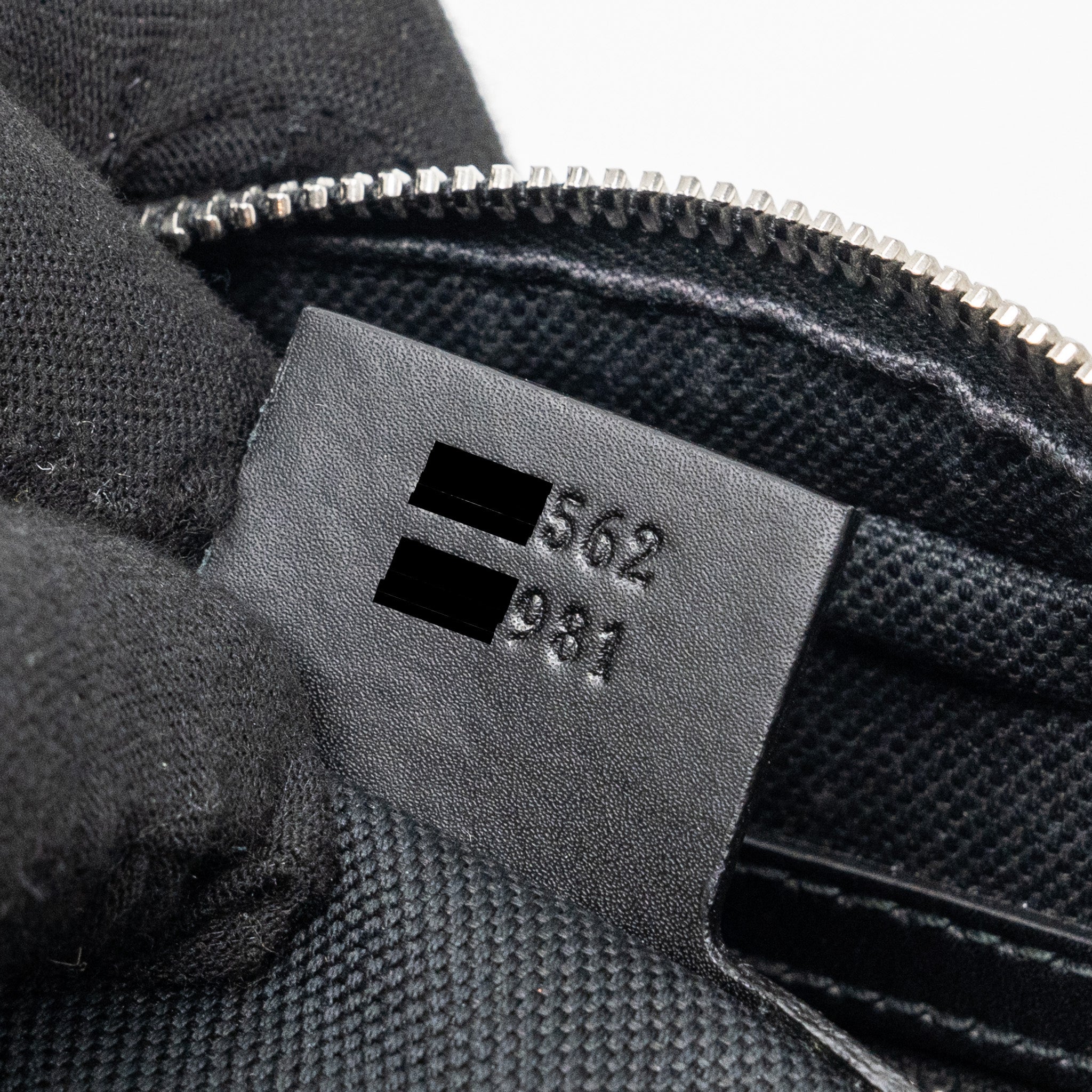 gucci-clutch-gg-supreme-canvas-black-shw