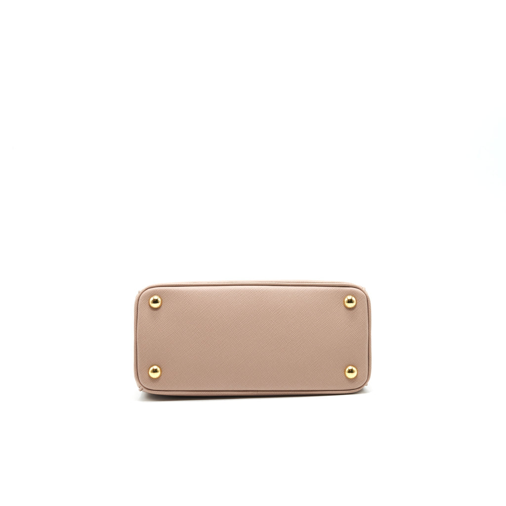 prada-saffiano-leather-mini-beige-with-strap