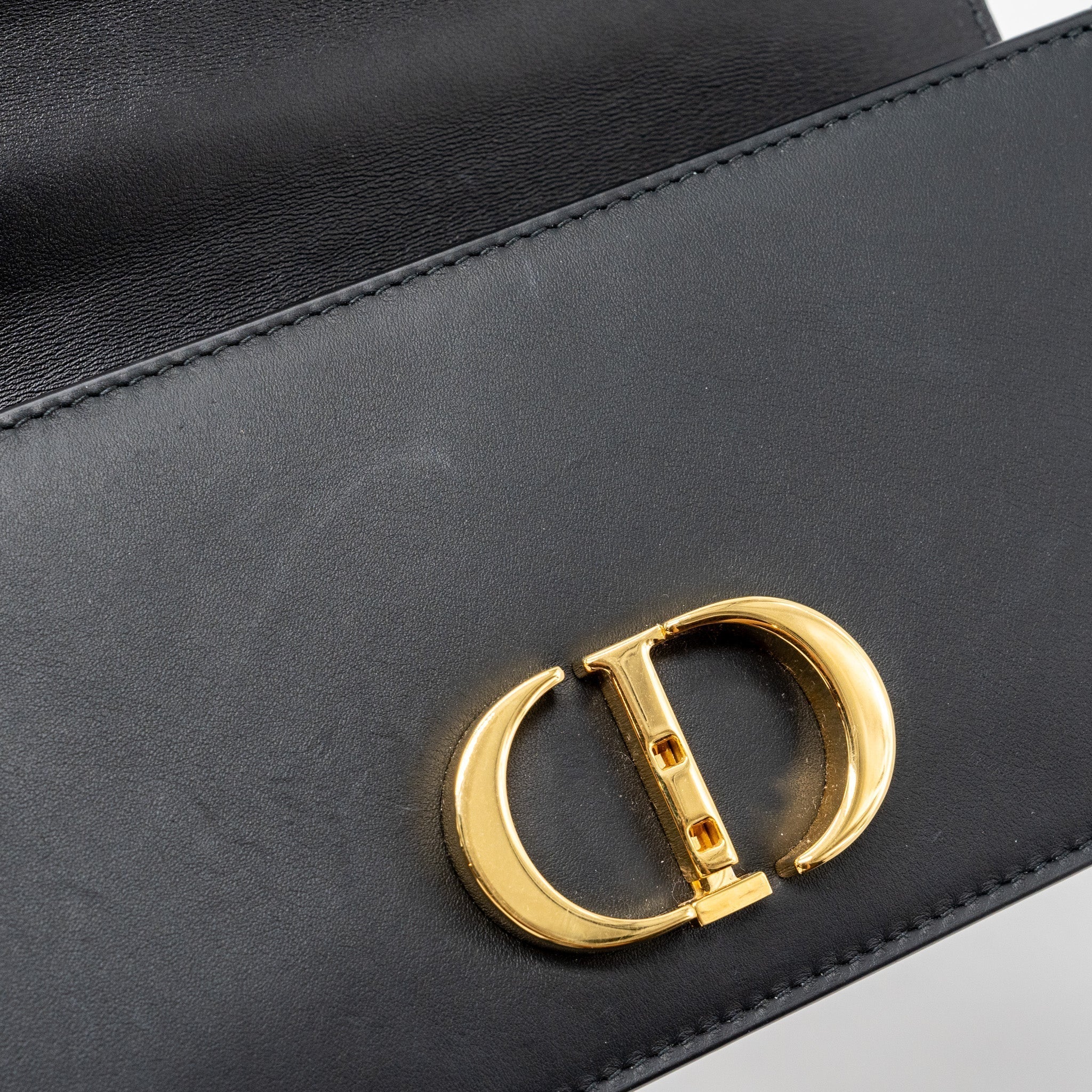 dior-30-montaigne-east-west-bag-with-chain-calfskin-black-ghw