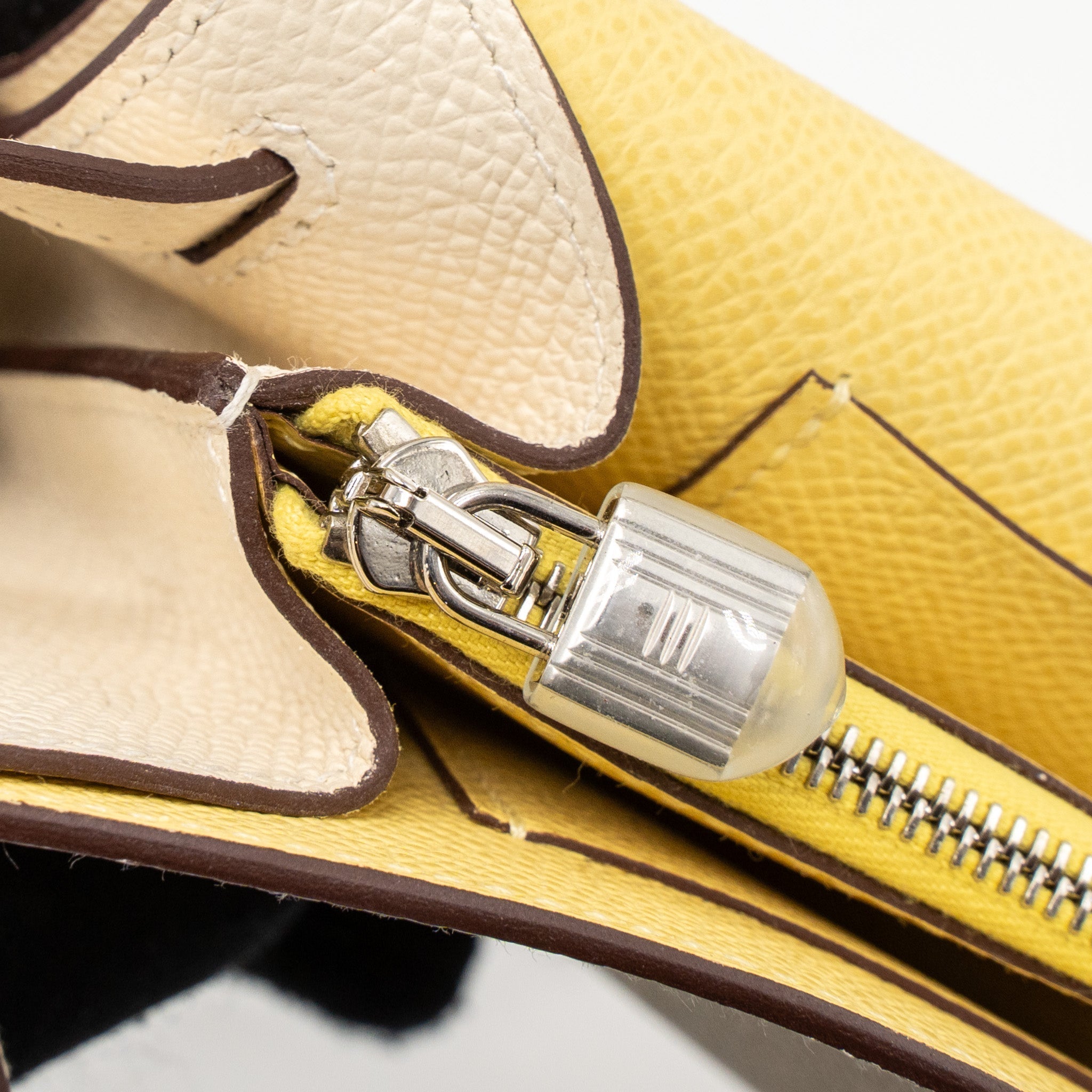 hermes-classic-kelly-to-go-epsom-nata-jaune-poussin-shw-stamp-u