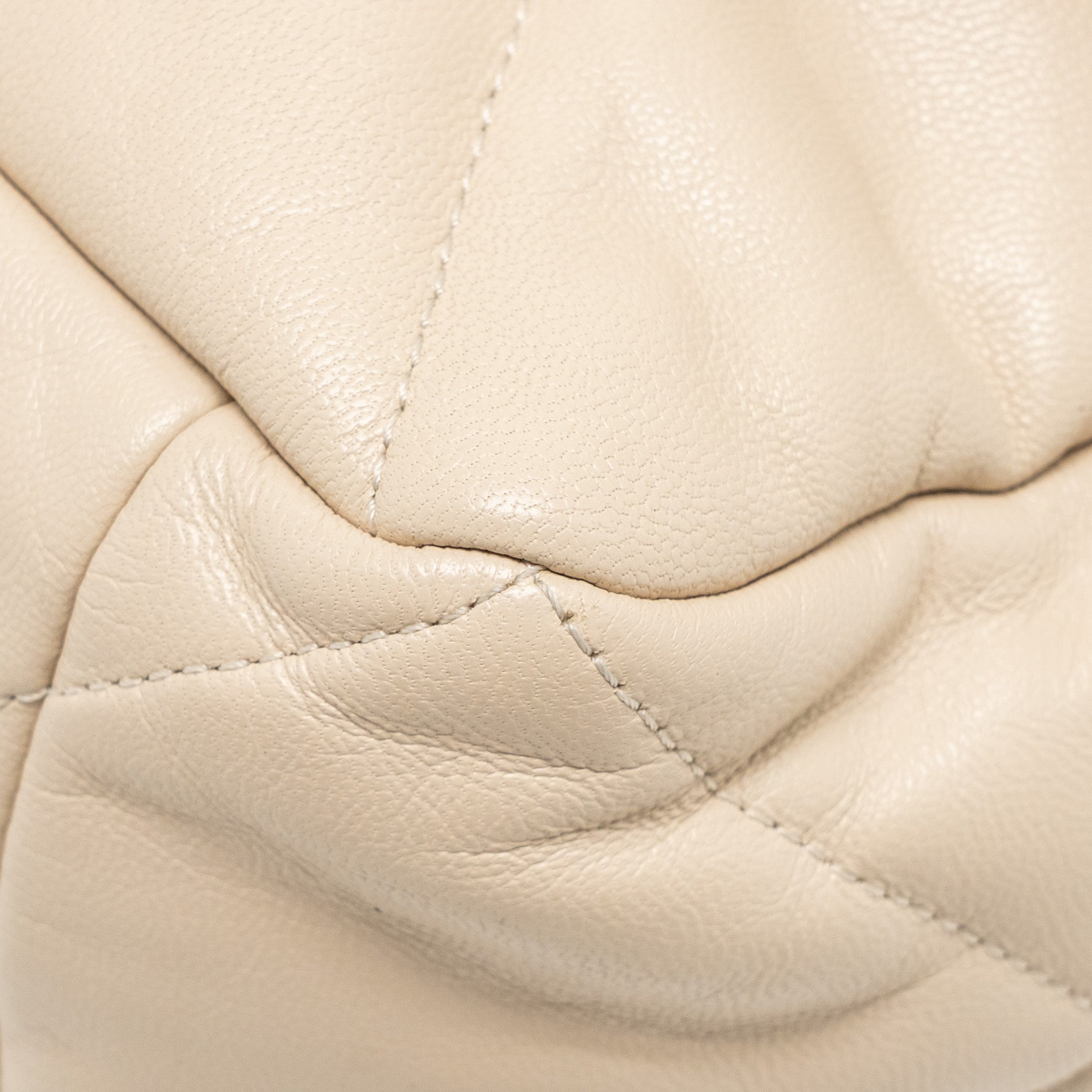 chanel-maxi-19-bag-goatskin-beige-multicolor-hardware