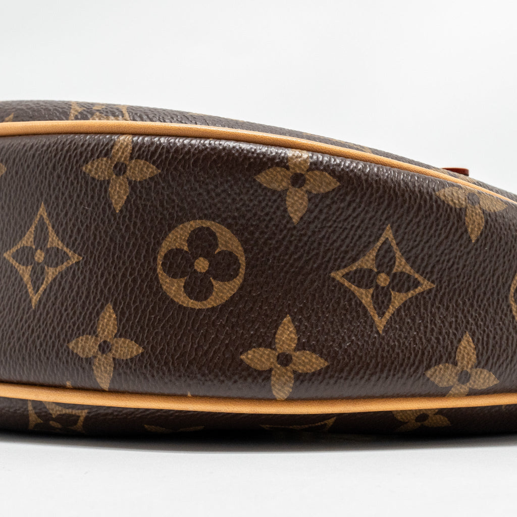 louis-vuitton-half-moon-loop-bag-monogram-canvas-ghw