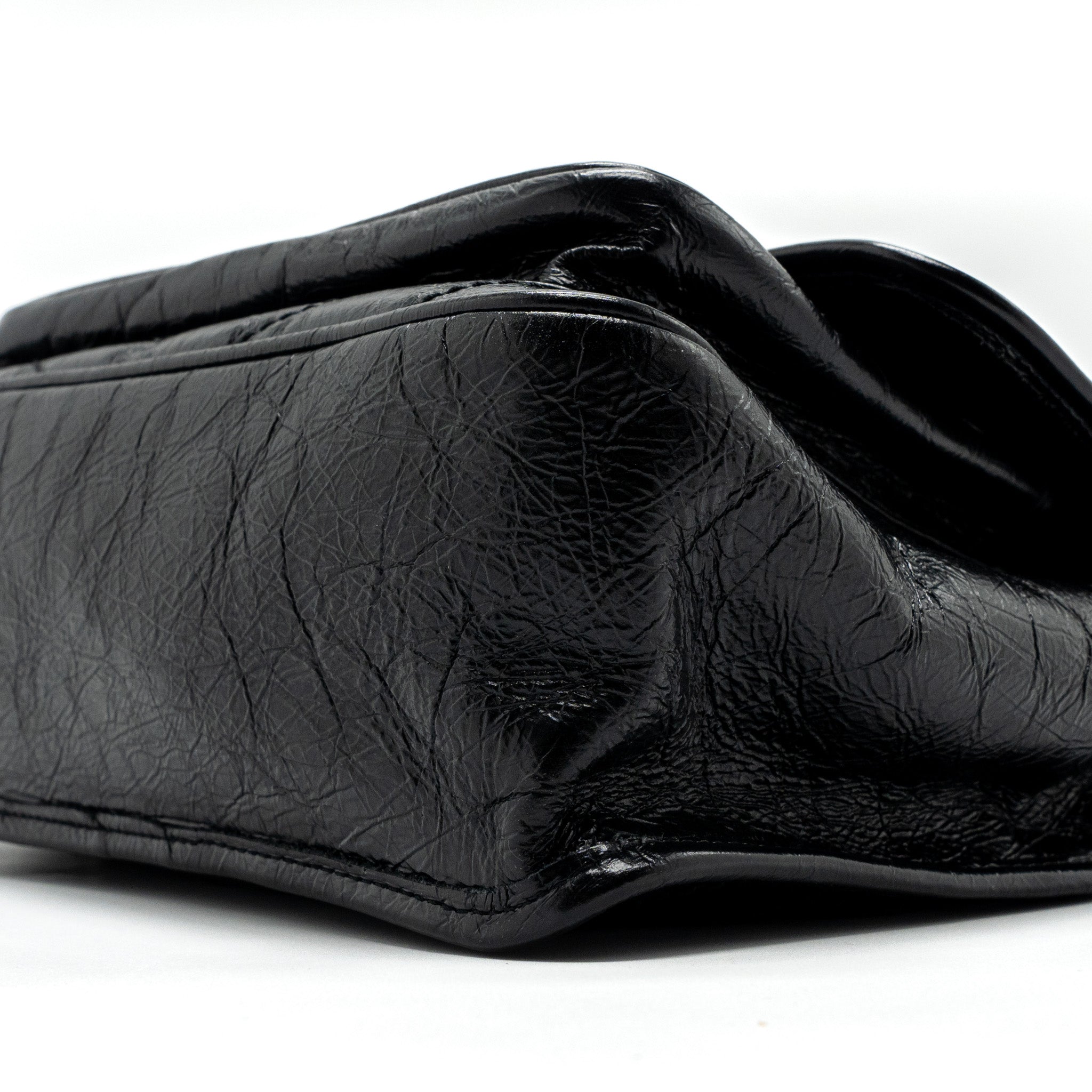 saint-laurent-medium-niki-calfskin-leather-black-shw