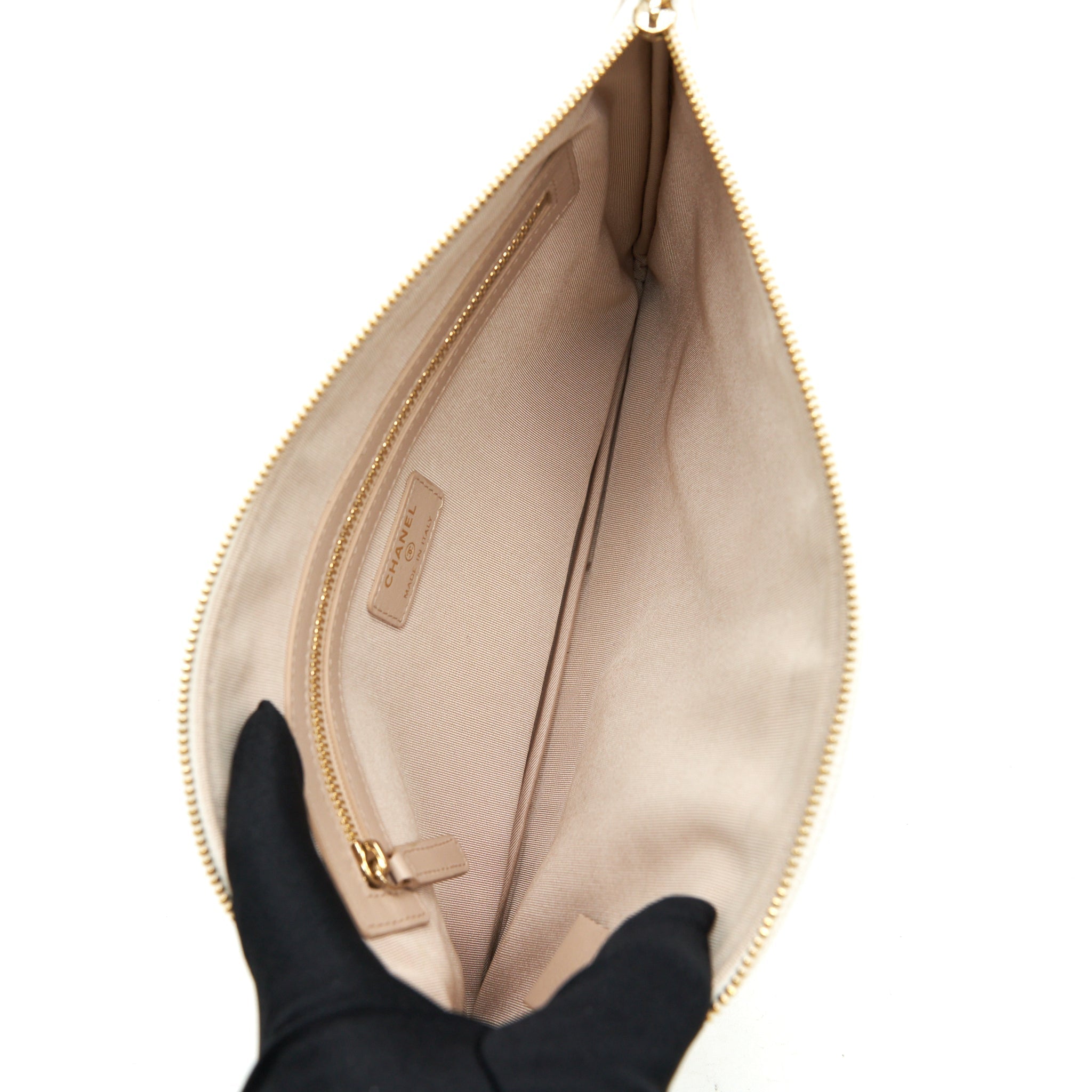 chanel-seasonal-zippy-pouch-caviar-white-ghw