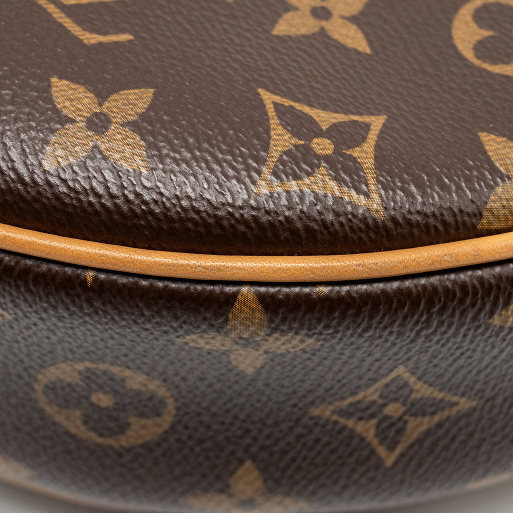 louis-vuitton-half-moon-loop-bag-monogram-canvas-ghw