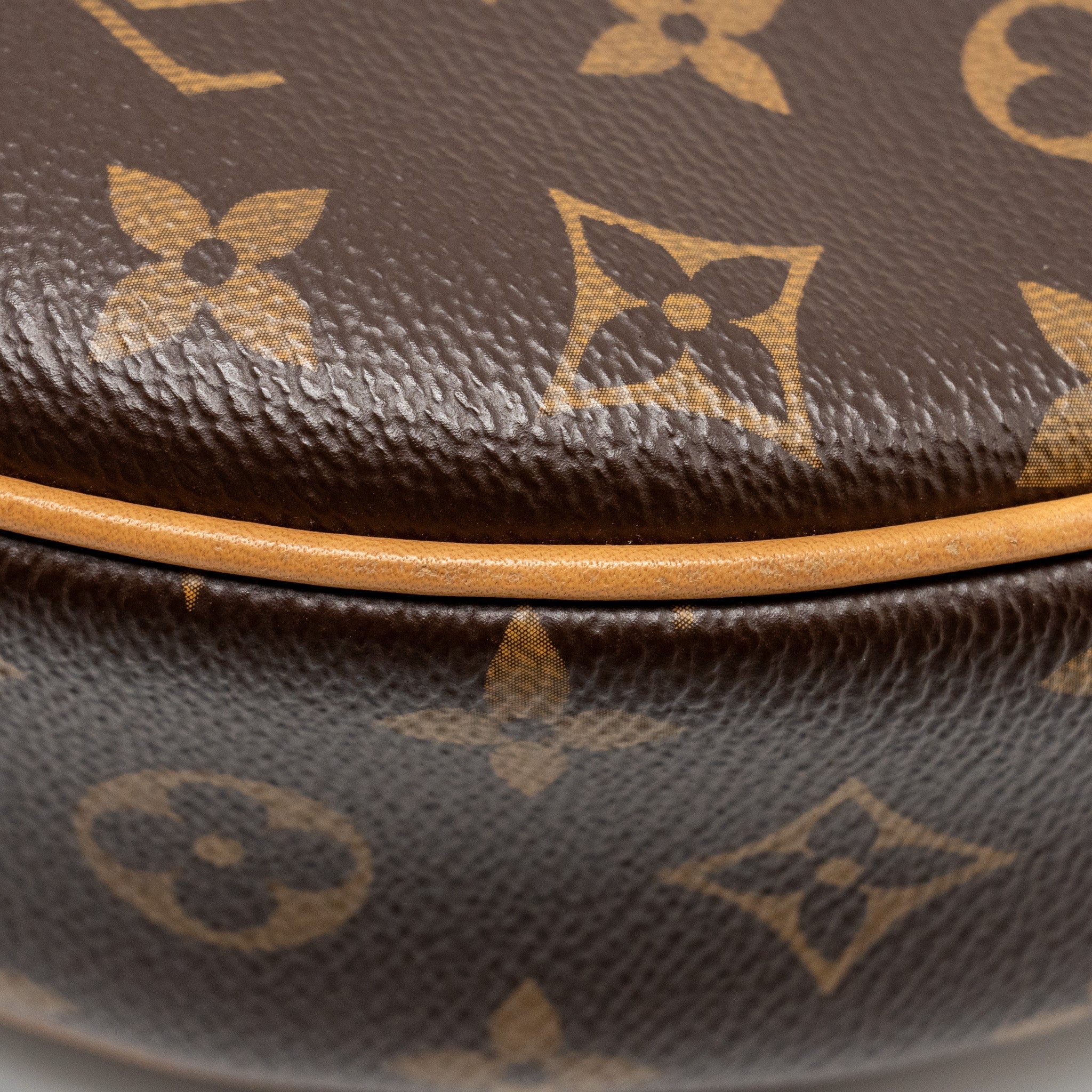 louis-vuitton-half-moon-loop-bag-monogram-canvas-ghw
