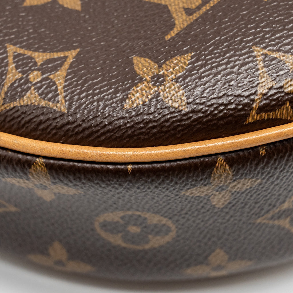louis-vuitton-half-moon-loop-bag-monogram-canvas-ghw