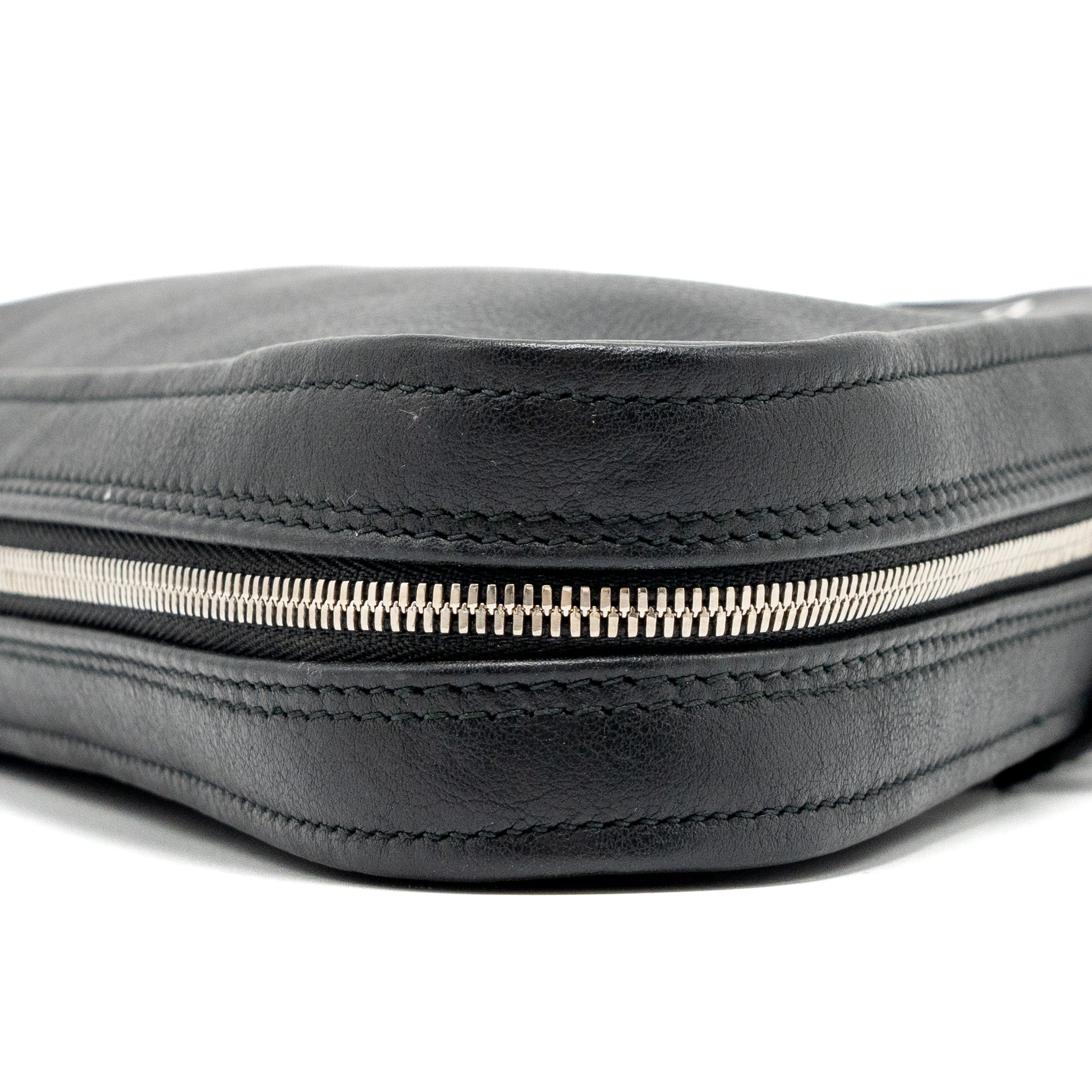 balenciaga-triangle-zip-clutch-calfskin-black-shw