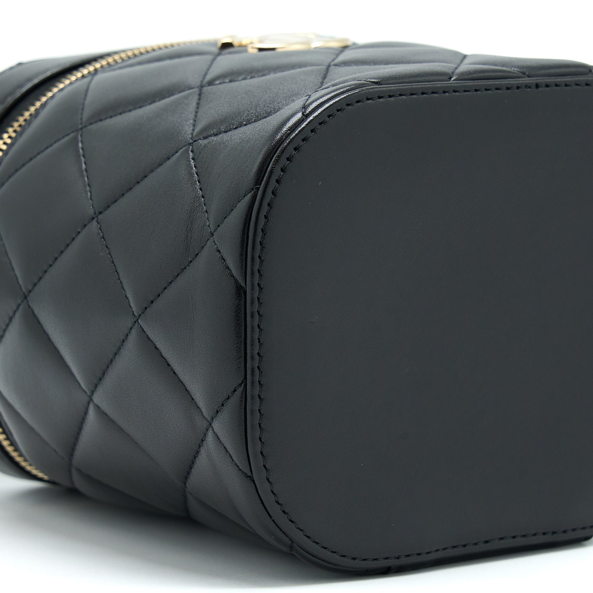 chanel-trendy-vanity-case-lambskin-black-lghw-microchip