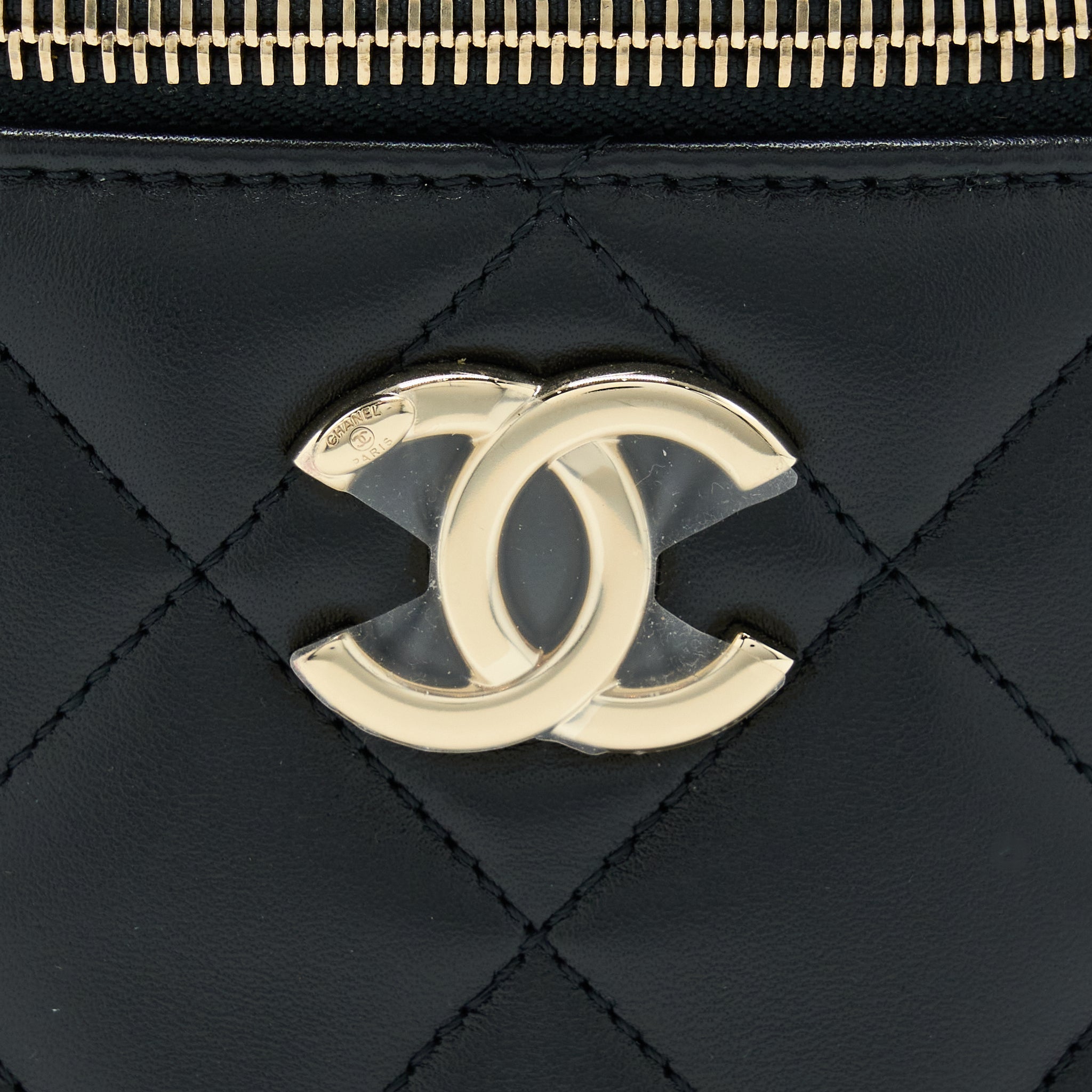 chanel-trendy-vanity-case-lambskin-black-lghw-microchip