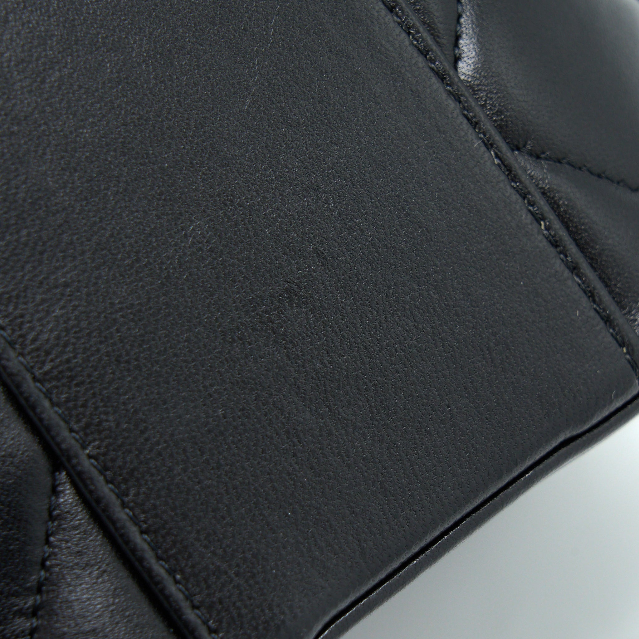 chanel-trendy-vanity-case-lambskin-black-lghw-microchip