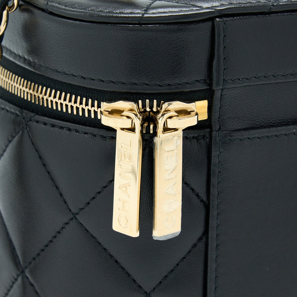 chanel-trendy-vanity-case-lambskin-black-lghw-microchip