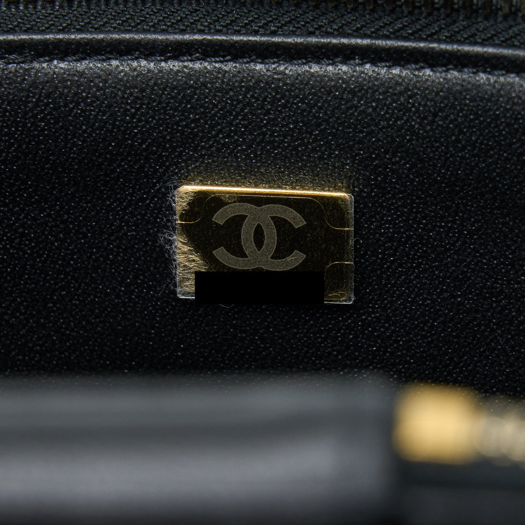 chanel-trendy-vanity-case-lambskin-black-lghw-microchip