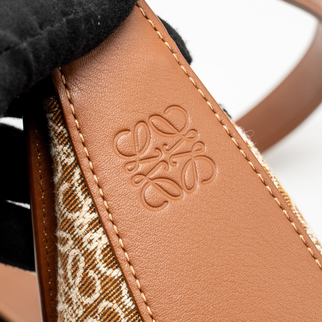 loewe-medium-luna-bag-anagram-jacquard-canvas-calfskin-tan-pecan-ghw