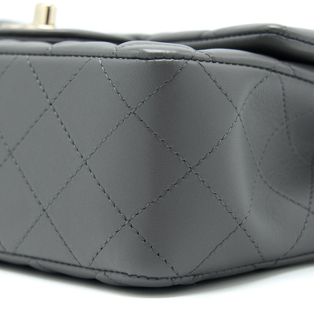 chanel-22a-mini-rectangular-flap-bag-lambskin-grey-lghw-microchip-1