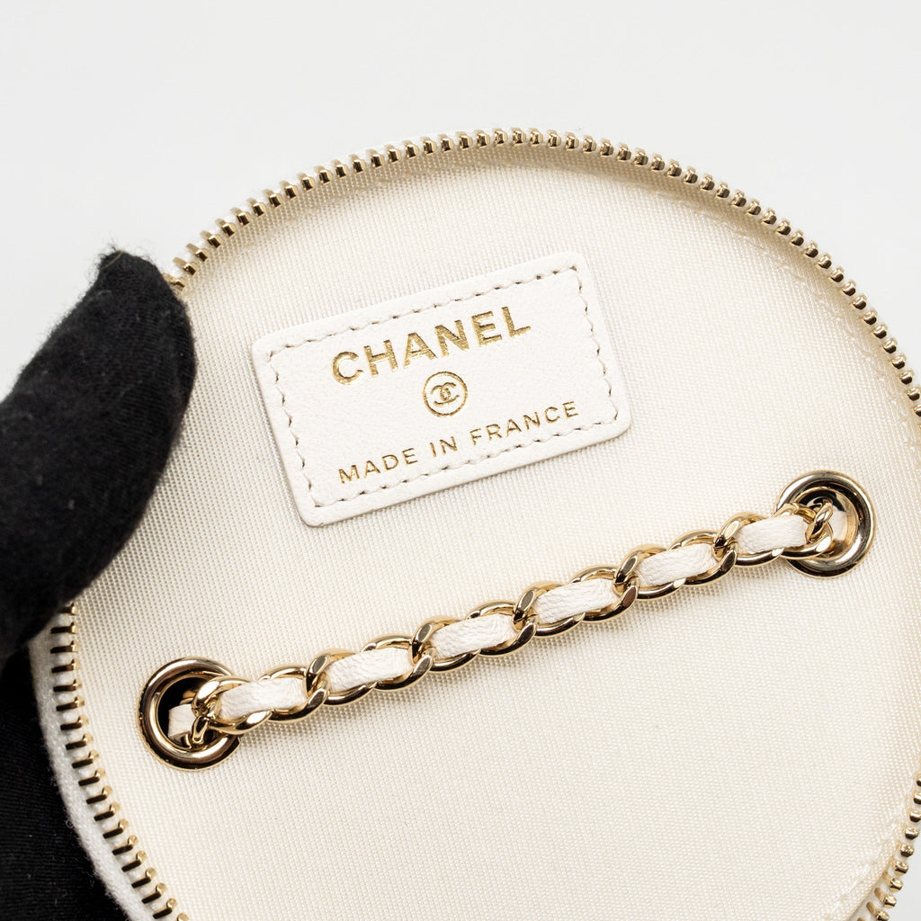 chanel-cc-logo-chains-with-charm-vanity-calfskin-white-lghw