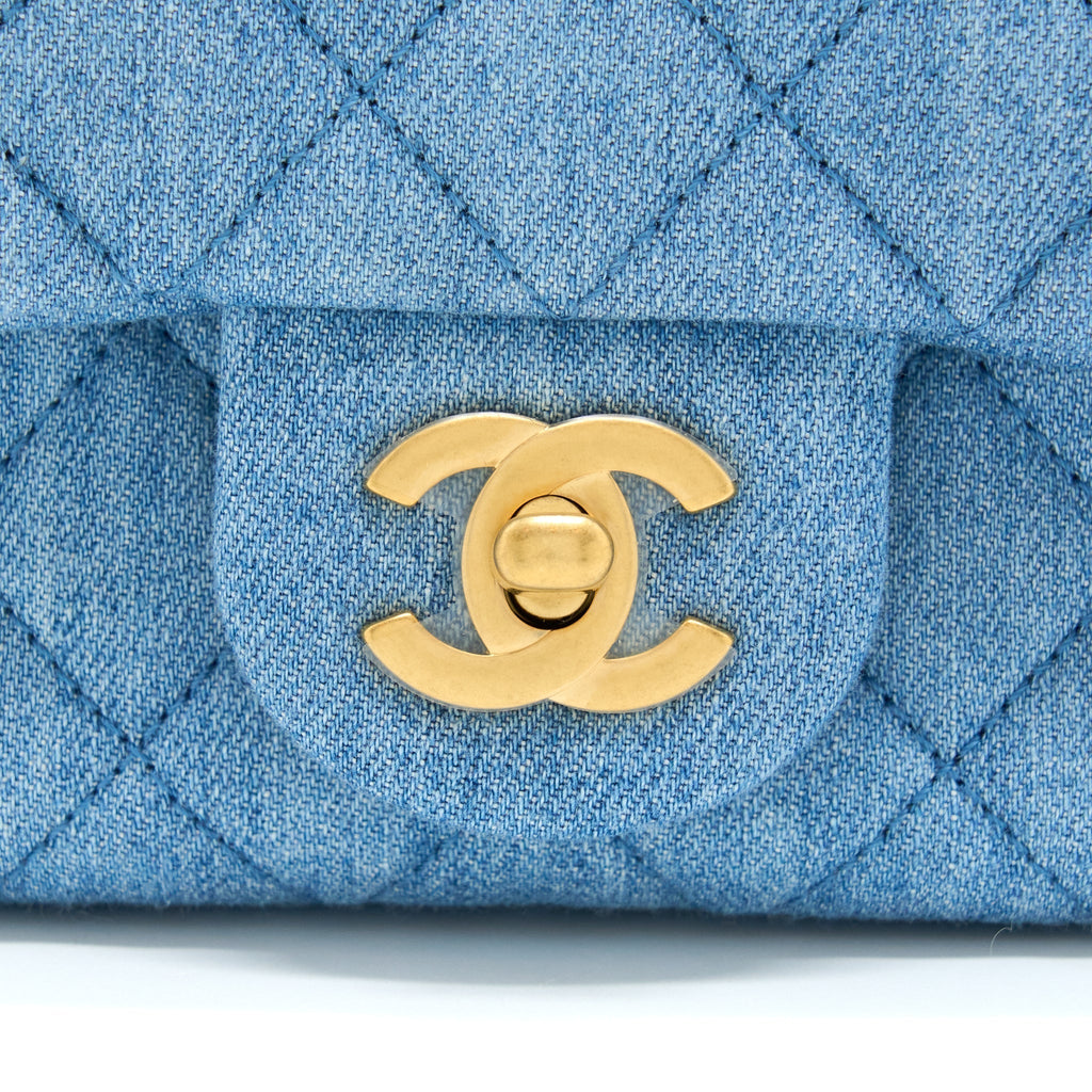 chanel-22c-denim-pearl-crush-mini-square-flap-bag-microchip-1