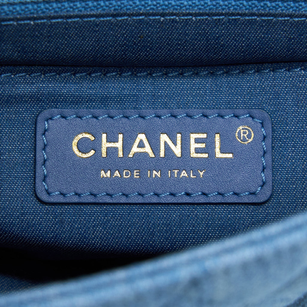 chanel-22c-denim-pearl-crush-mini-square-flap-bag-microchip-1