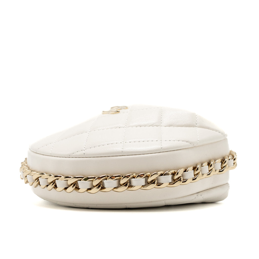 chanel-23c-round-clutch-lambskin-white-lghw-microchip