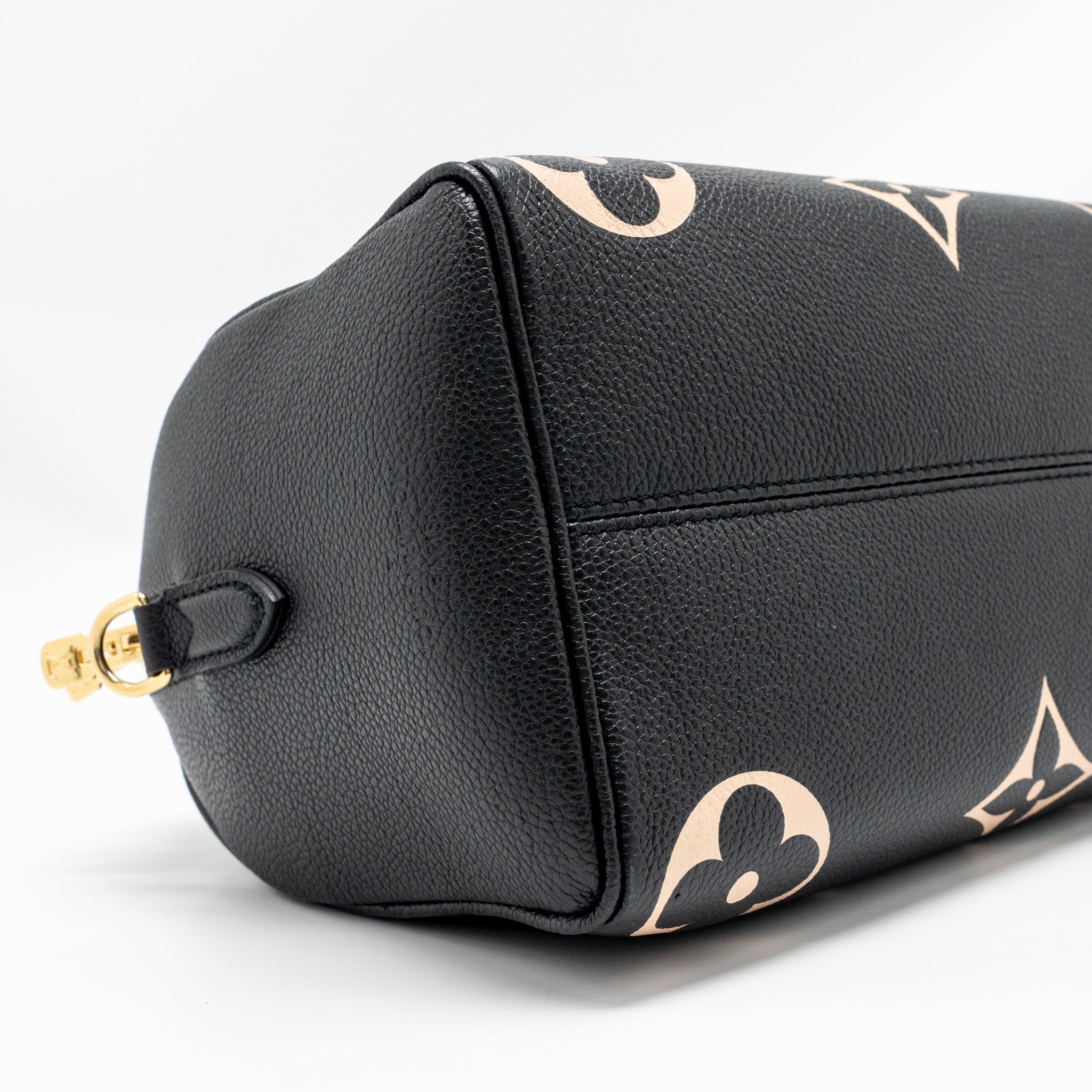 louis-vuitton-speedy-bandouliere-25-bicolour-monogram-empreinte-leather-black-beige-ghw