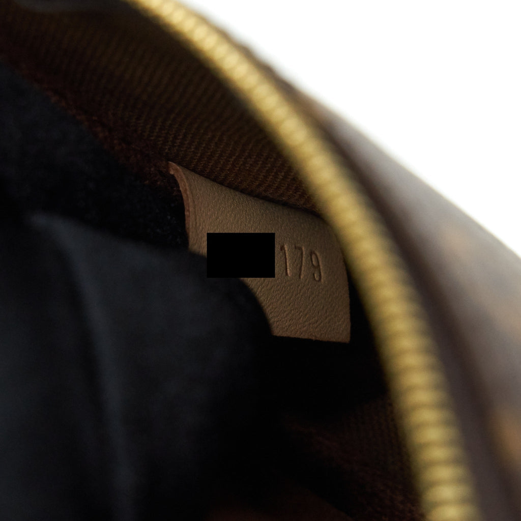 louis-vuitton-multi-pochette-accessories-khaki-strap