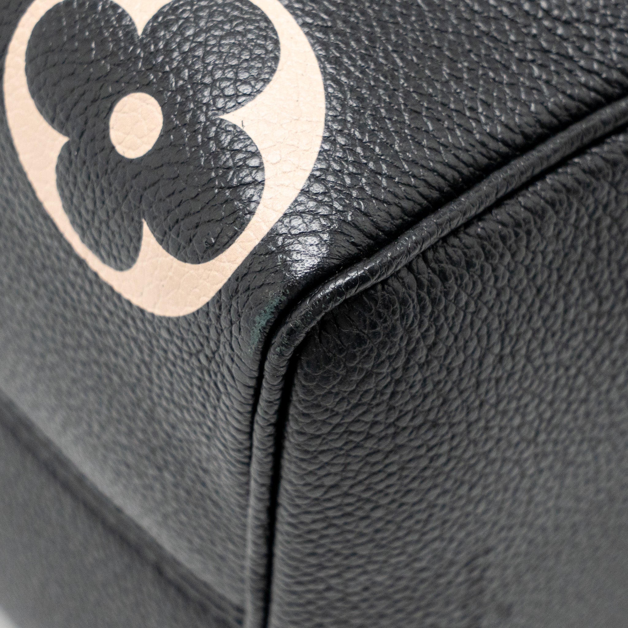 louis-vuitton-speedy-bandouliere-25-bicolour-monogram-empreinte-leather-black-beige-ghw