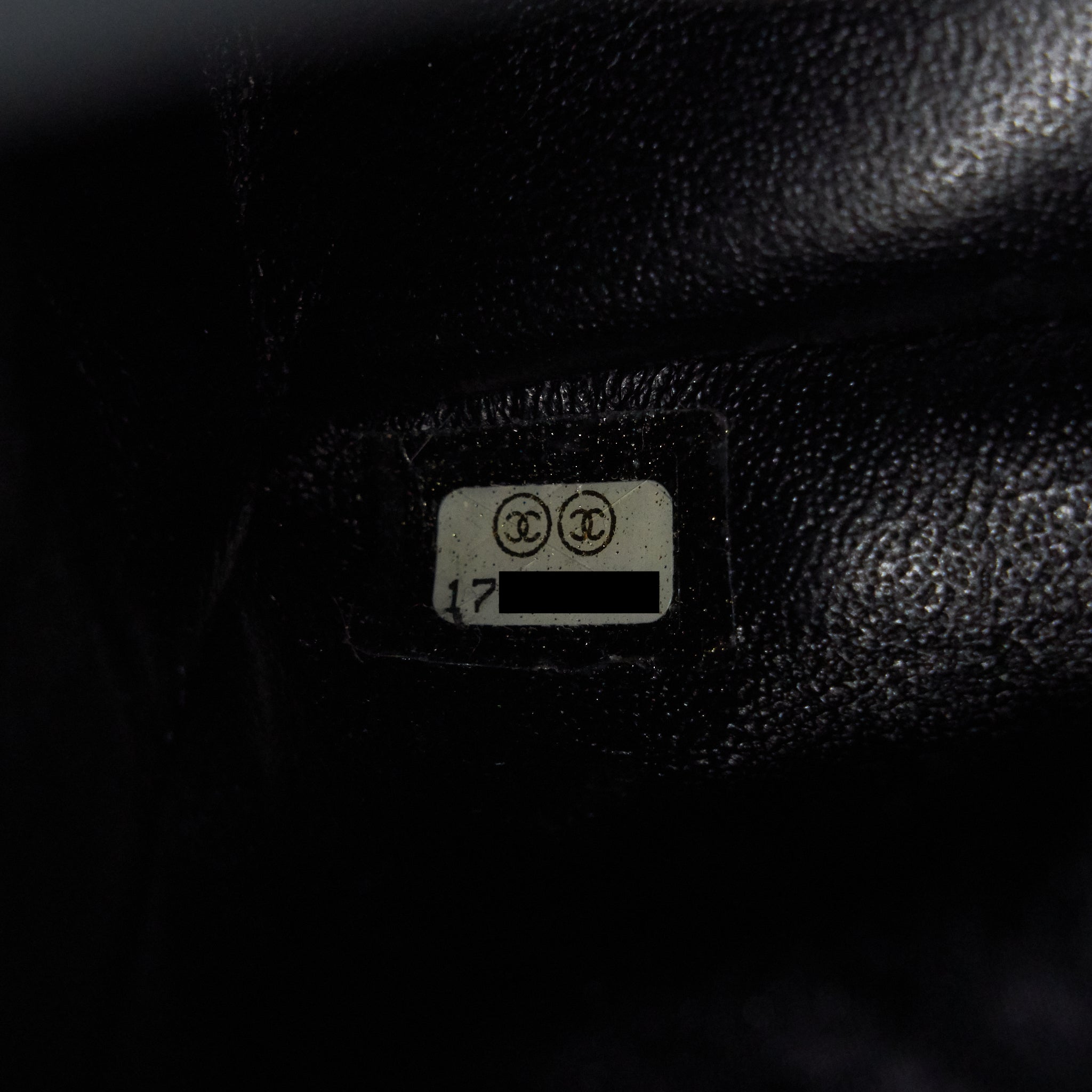 chanel-2-55-226-reissue-bag-in-carviar-black-shw