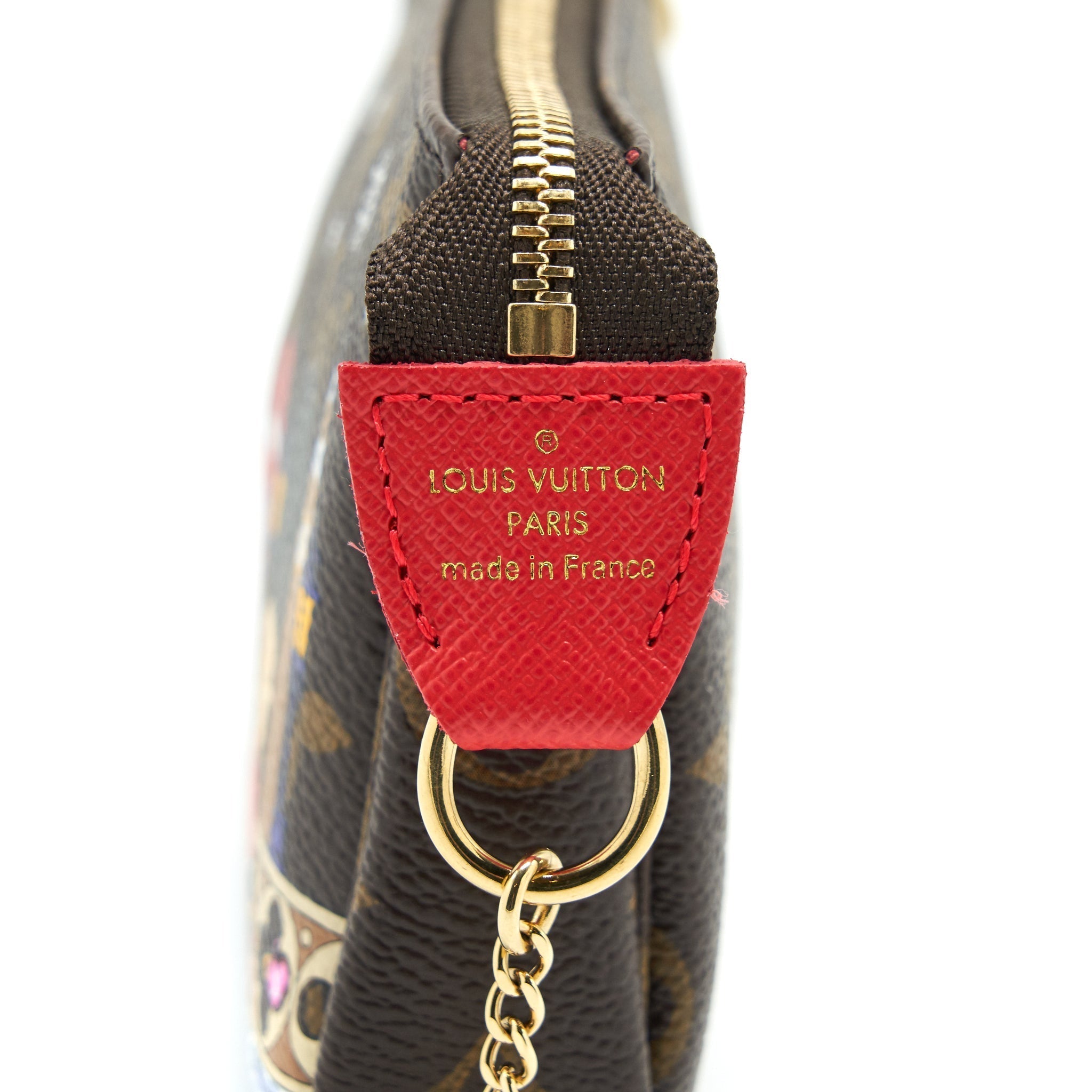 louis-vuitton-mini-pochette-london-christmas-animation-2021